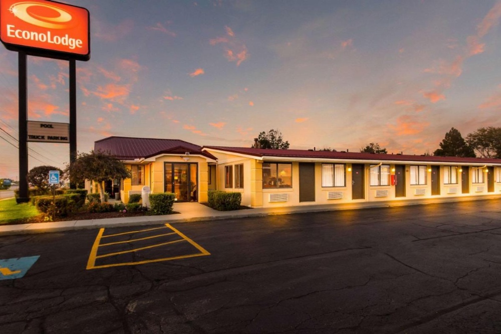 Econo Lodge Norwalk Image 26